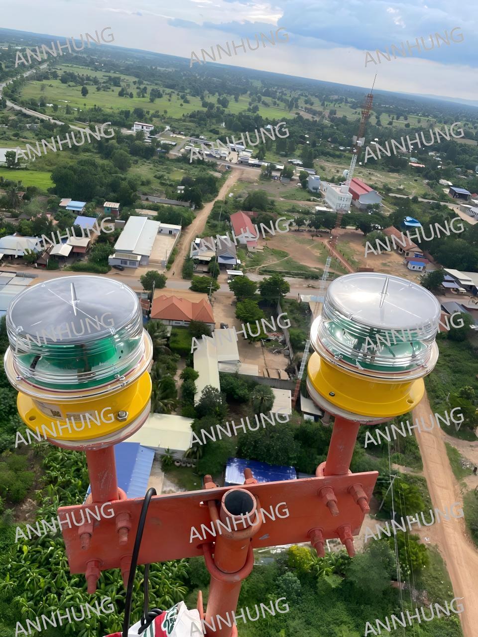 mais recente caso da empresa sobre Instalação de iluminação de obstáculo solar para a torre de telecomunicações do Camboja