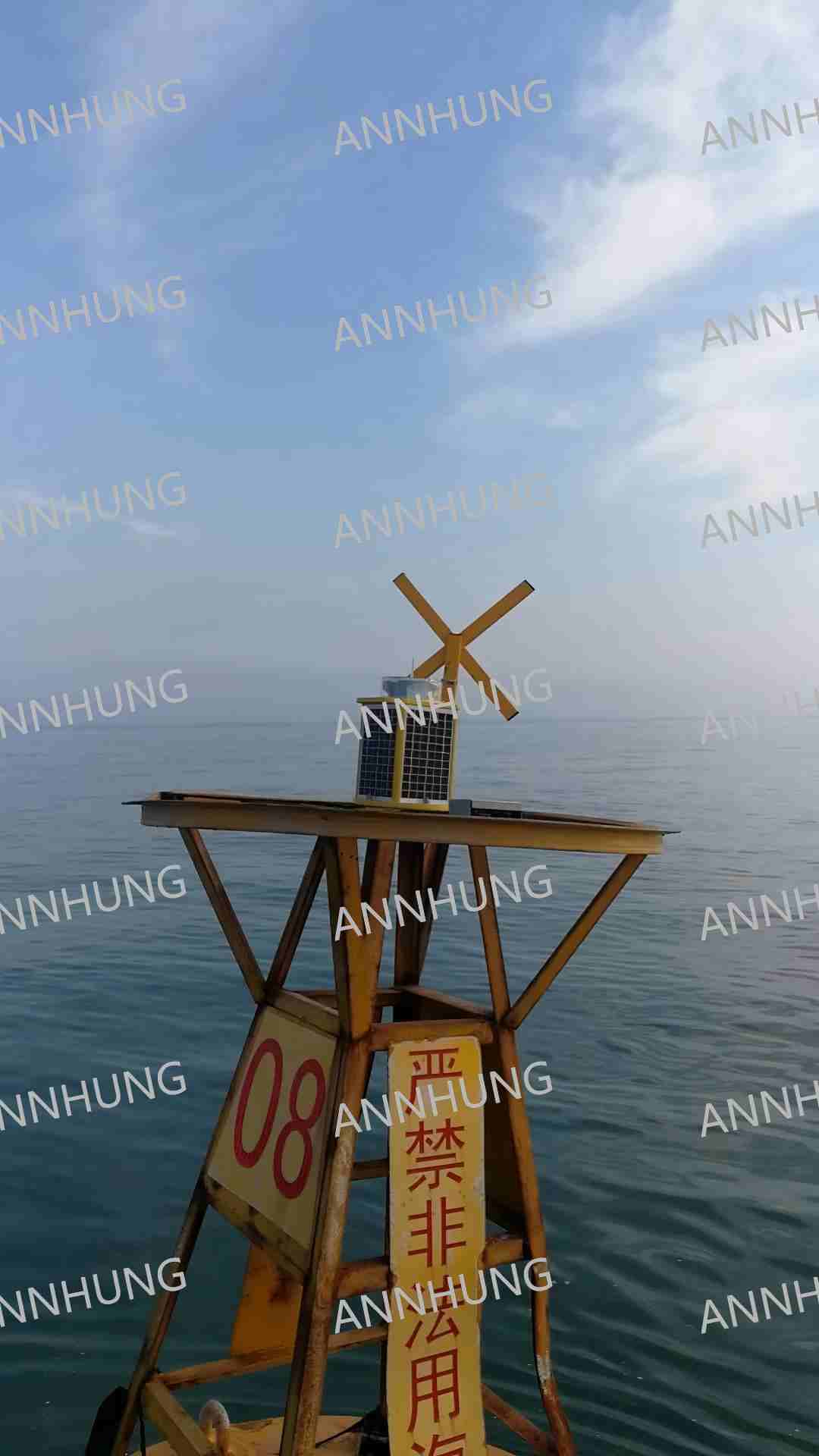 mais recente caso da empresa sobre Project Case Display of AH-ML-S7 LED Solar Powered Marine Lantern on Offshore Navigation Buoy 