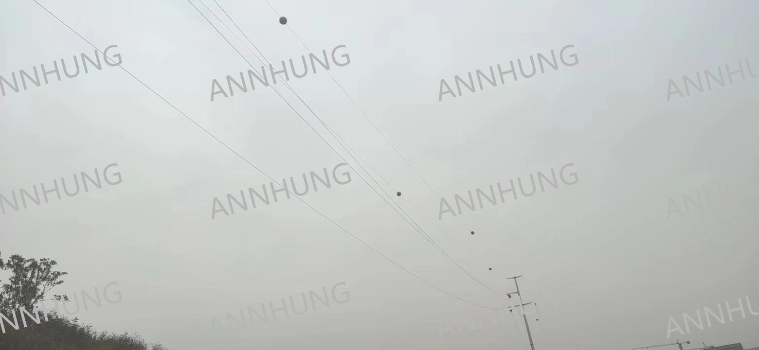mais recente caso da empresa sobre Aircraft Warning Sphere Installation Case: AH-AWS 600 mm Fiberglass Markers on High-Voltage Transmission Lines